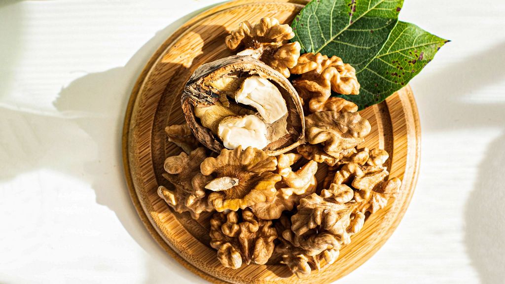 Eating Walnuts Daily Lowers ‘Bad’ Cholesterol, May Reduce