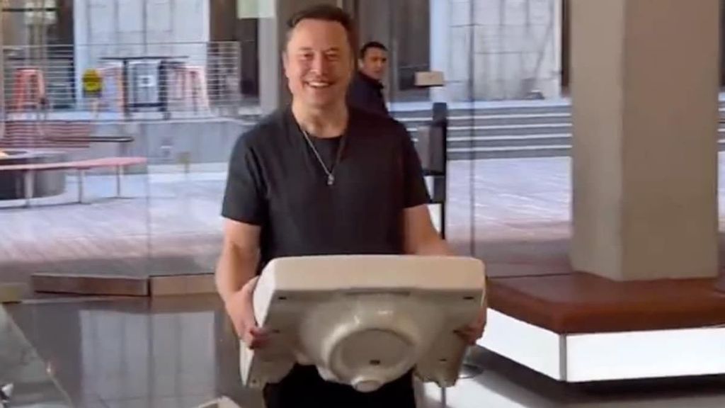 An Elon Musk meme of him taking out the sink at Twitter headquarters in San Francisco. Twitter has experienced an outage in the platform with internal changes happening in the company. SCREENSHOT/TWITTER
