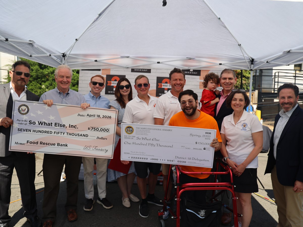 Van Hollen, Alsobrooks Secure $750,000 in Federal Funding for Food Rescue Bank